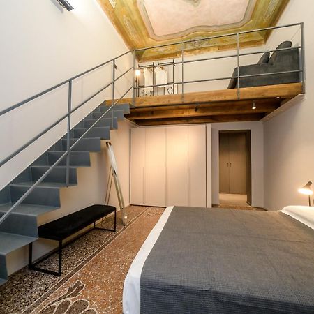 Eleven Luxury Suite - Dimora Affrescata Del '500 A Pochi Passi Dall'Acquario Génova Exterior foto